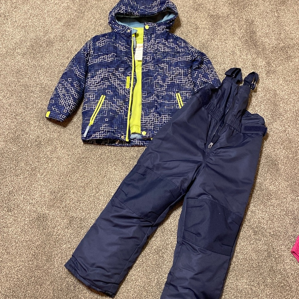 Cat & Jack 3-in-1 winter jacket and matching snow pants size 5T